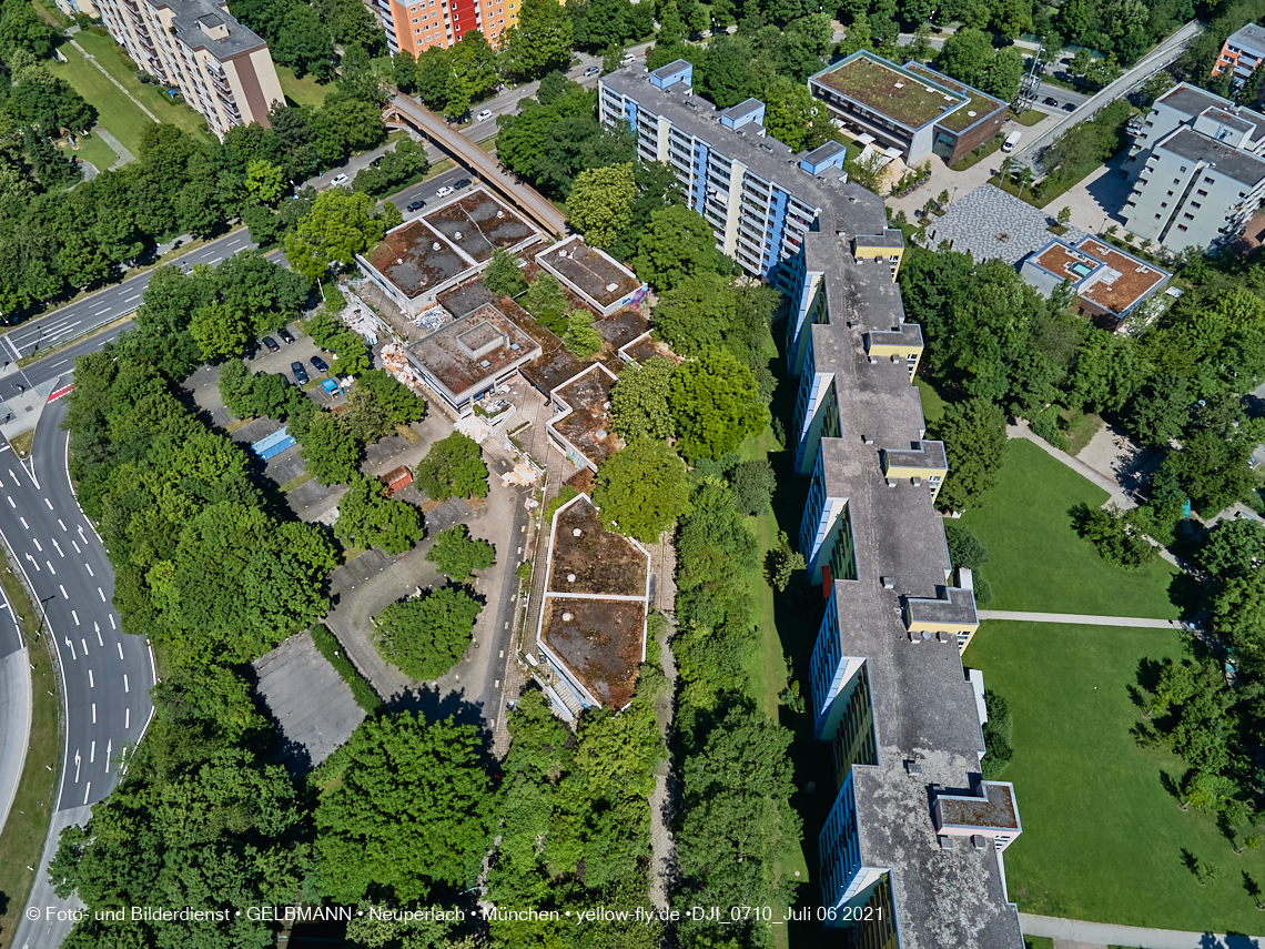 06.07.2021 - Einkaufs- und Wohnzentrum Quiddestraße in Neuperlach